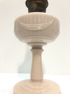 lot 124 image: Vintage Signed Pink ALADDIN Alacite Lincoln Drape Oil Lamp