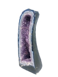 lot 135 image: Large Heavy Amethyst Crystal Cathedral Geode 