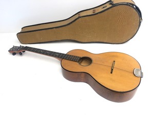 lot 223 image: Beautiful Near Mint 1930s Regal Brand Glee Club Acoustic Tenor Guitar wCase