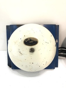 lot 257 image: 3 Working Vintage Electric Bells 