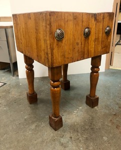 lot 5 image: Old Antique Butcher Block Table wGreat Patina