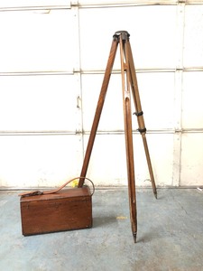lot 284 image: Beautiful Antique Gurley Transit wDovetailed Case & Antique Lietz Tripod