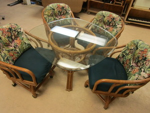 BAMBOO-STYLE PATIO SET