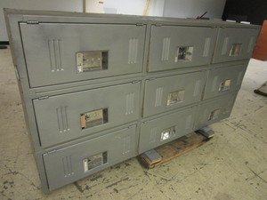 LOCKER UNIT
