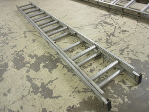 KELLER 20 ALUMINUM EXTENSION LADDER, OSHA-APPROVED