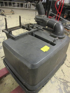 JOHN DEERE LAWNMOWING COLLECTOR IMPLEMENT