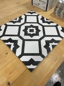 lot 005 image: 20 SF Cinca 8 x 8 Porcelain Tile