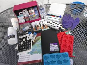 lot 17 image: Christmas Ice Cube Trays, Sketch Bo...