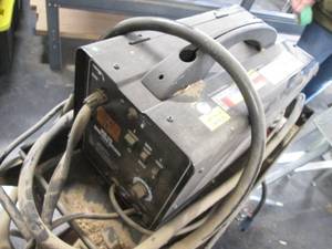 lot 73 image: Chicago Electric MIG 170 Wire Feed ...