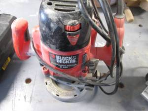 lot 108 image: Black & Decker 2 HP Punch Router...
