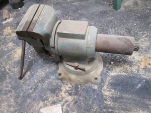 lot 138 image: 5 Bench Clamp...