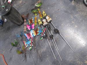 lot 155 image: Bug Zapper & Yard Ornaments Fairie...