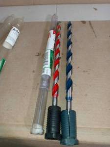 lot 95 image: 34 in. x 17-12 in. High Speed Steel Auger Bit & Daredevil 12 in. x 7-12 in. Tube Auger Bit by Bosch - set of 2 - used