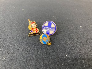 9 Santa Fe Railroad Pins & Collectibles