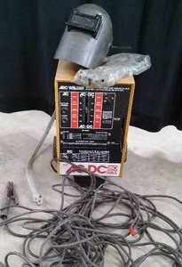 lot 21 image: 250 AMP ARC WELDER