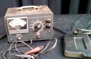 lot 26 image: VINTAGE SIMPSOM MODEL CCMCONDENSER COIL MAGNETO TESTER