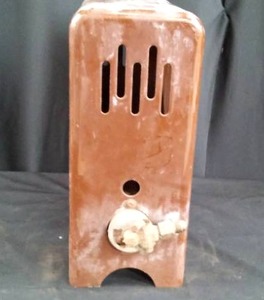 lot 40 image: SMALL VINTAGE PROPANE HEATER