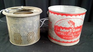 lot 43 image: VINTAGE MIT-SHEL BETTER BILT 77-10 MINNOW BUCKET