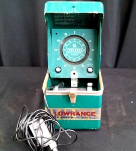 lot 38 image: VINTAGE LOWRANCE FISH LO-K-TOR
