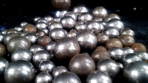 lot 90 image: STEELIES