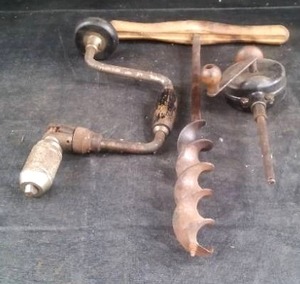 lot 96 image: ANTIQUE AUGER AND DRILLS