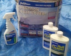 lot 110 image: NEWER PONTOON COVER AND BOAT CLEANING PRODUCTS