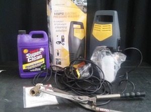 lot 114 image: CLEANING PRODUCTS