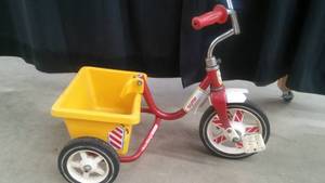 lot 127 image: VINTAGE DUMP TRUCK TRIKE