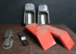 lot 174 image: AUTO ITEMS