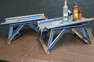 lot 186 image: BOTTLE JACKS CAR RAMPS