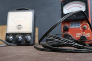 lot 194 image: ENGINE RPM TESTERS
