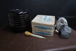 lot 212 image: MISC LOT OF HOUSE HOLD STUFF