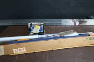 lot 213 image: MISC LOT OF HOUSE HOLD STUFF