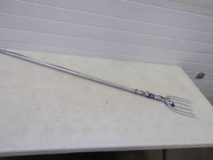 lot 20 image: Ice Fishing Spear
