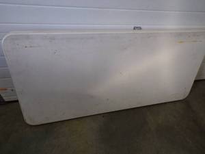 lot 5 image: 6 Folding Table