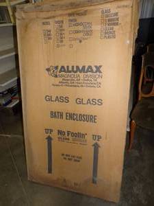 lot 8 image: Glass Tub Doors 54 x 56