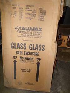 lot 9 image: Glass Tub Doors 54 x 56
