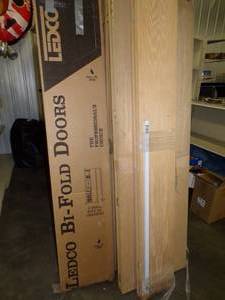 lot 36 image: 7 Bifold Closet Doors