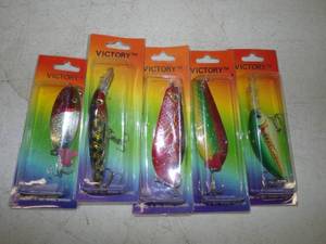 lot 53 image: 5 Fishing Lures