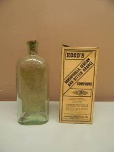 lot 13 image: VINTAGE SLOANS LINIMENT PAPER LABEL BOTTLE & VINTAGE LYDIA E. PINKHAMS VEGETABLE COMPOUND PAPER LABEL BOTTLE - SEE PICTURES