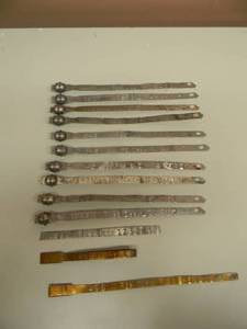 lot 23 image: VINTAGE - 12 - 1940s MINNESOTA DEER  HUNTING TAGS - AWESOME COLLECTION RARE - SEE PICTURES
