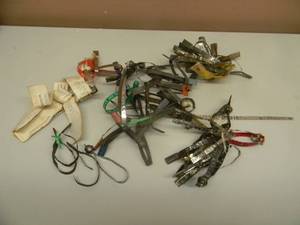lot 28 image: VINTAGE - LARGE COLLECTION - 1930s-90s  MINNESOTA DEER  HUNTING TAGS - AWESOME COLLECTION - SEE PICTURES