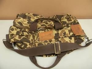 lot 32 image: Vintage Winchester Retro Camo Duffle Bag - 4 SIDE POCKETS 1 MAIN - APPROX 24 - NICE - SEE PICTURES