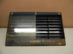 lot 62 image: VINTAGE J&P COATS SIX STRAND DISPLAY CASE - COULD BE USED FOR ALL KINDS OF DISPLAYS - SEE PICTURES