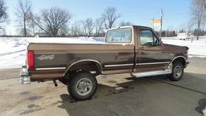 lot 1 image: 1992 Ford F150 XLT