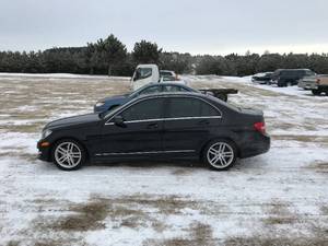 lot 1 image: 2013 Mercedes-Benz C300 Luxury 4Matic