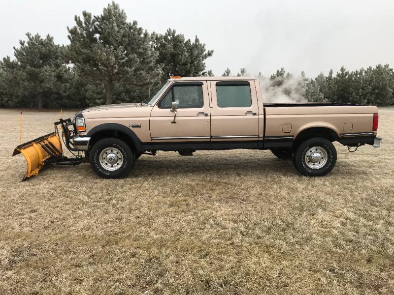 lot 2 image: 1997 Ford F250 HD 4x4 w Plow