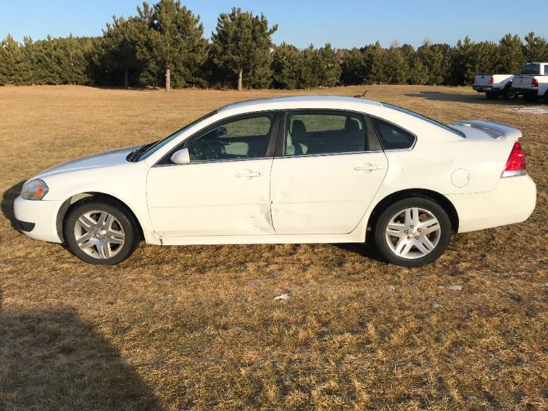 lot 2 image: 2011 Chevy Impala LT