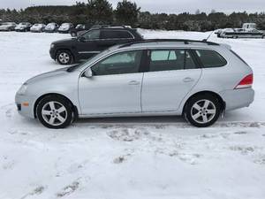 lot 4 image: 2009 Volkswagen Jetta 2.5 SE
