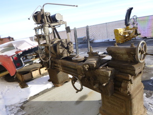 lot 2 image: The American Tool Works Co. Metal Lathe